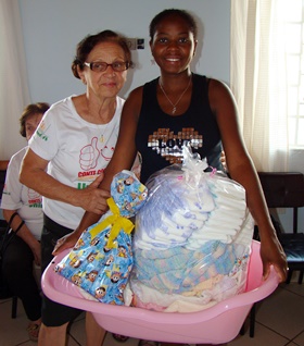 Dia de entrega de enxovais às gestantes